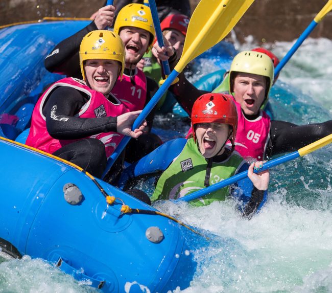 22.05.16 – CIWW – Group of 6 on the white water raft