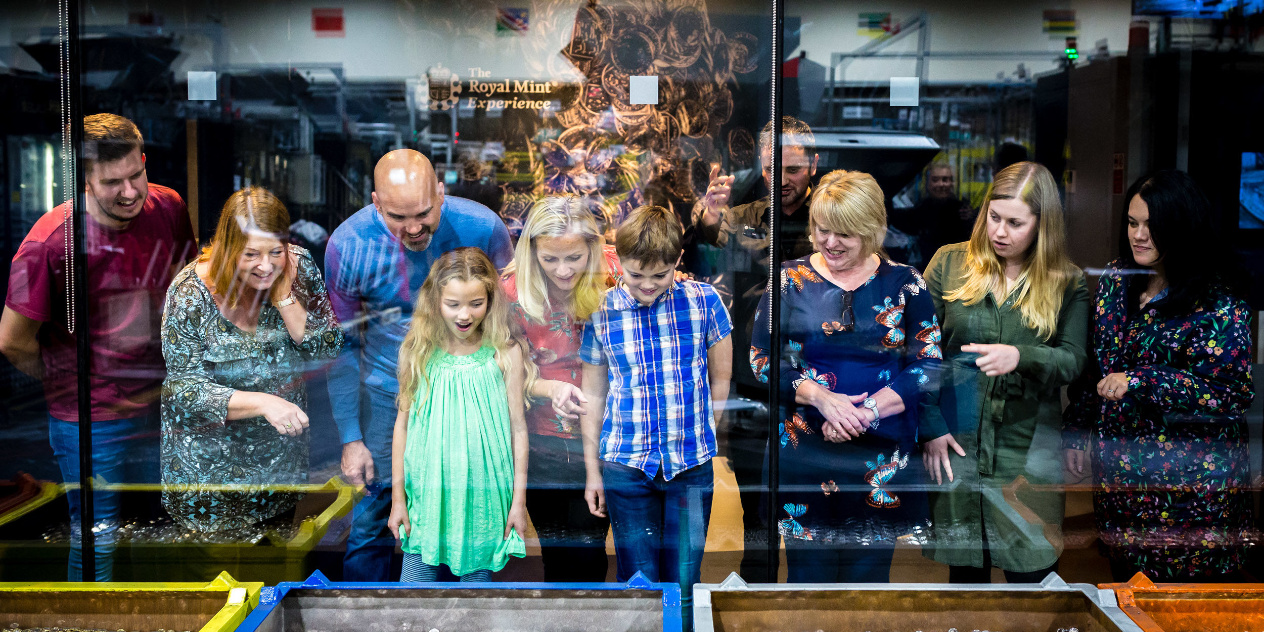 _W6A9536 Children looking at the Royal Mint Exhibition