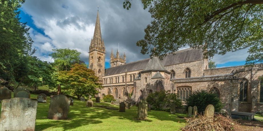 llandaff cathedral photo 1 Llandaff Cathedral and cemetary