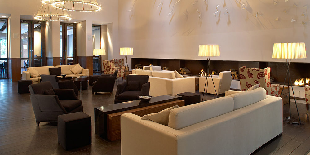 park-plaza-1 Lobby Lounge area of Park Plaza