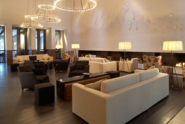 park-plaza-1 Lobby Lounge area of Park Plaza