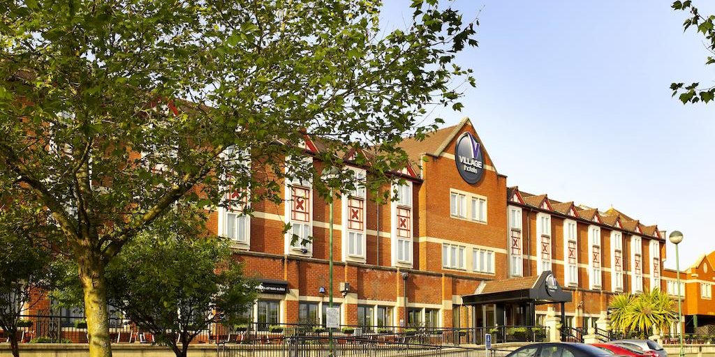 31030110 External view of hotel